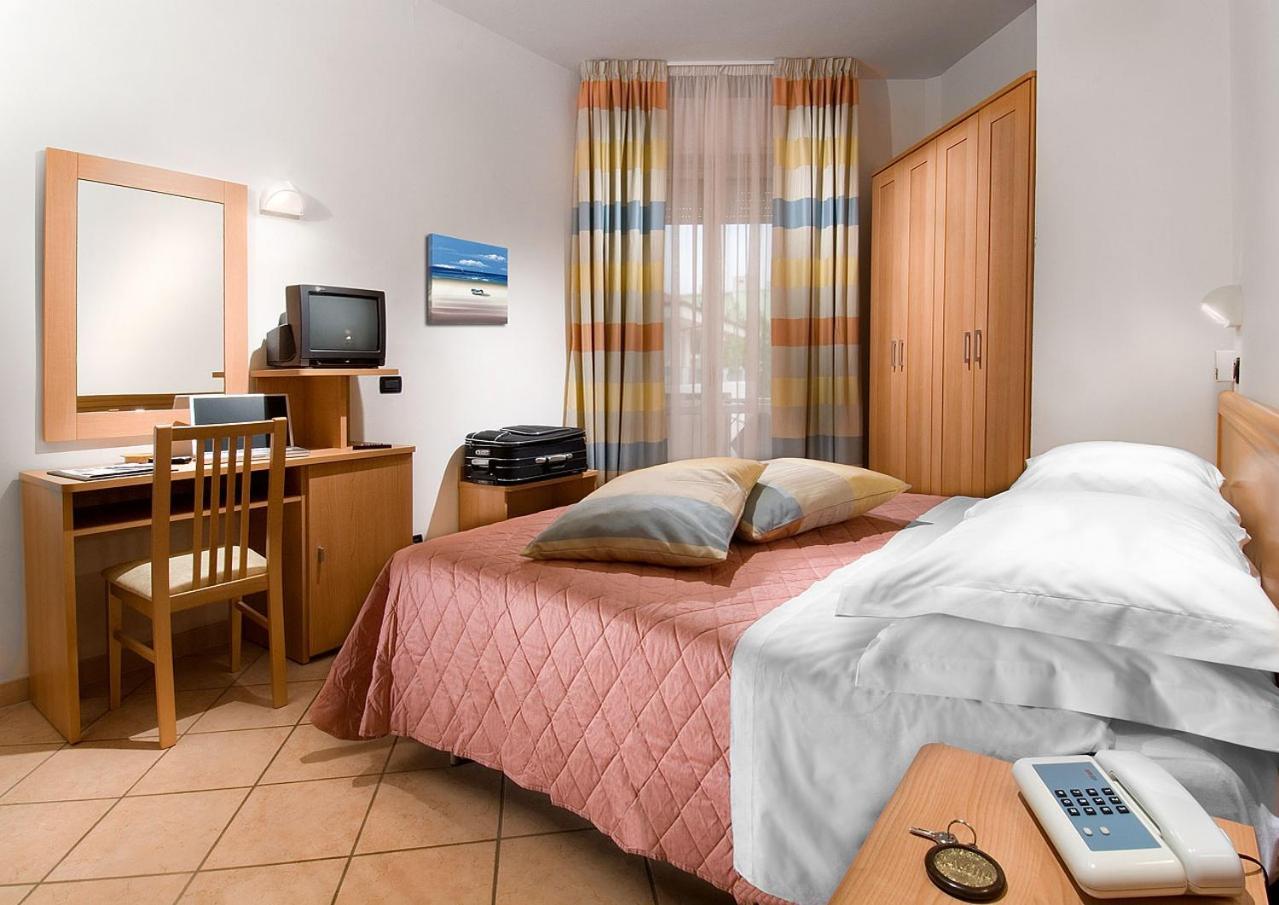 Hotel Savoia Cesenatico Esterno foto