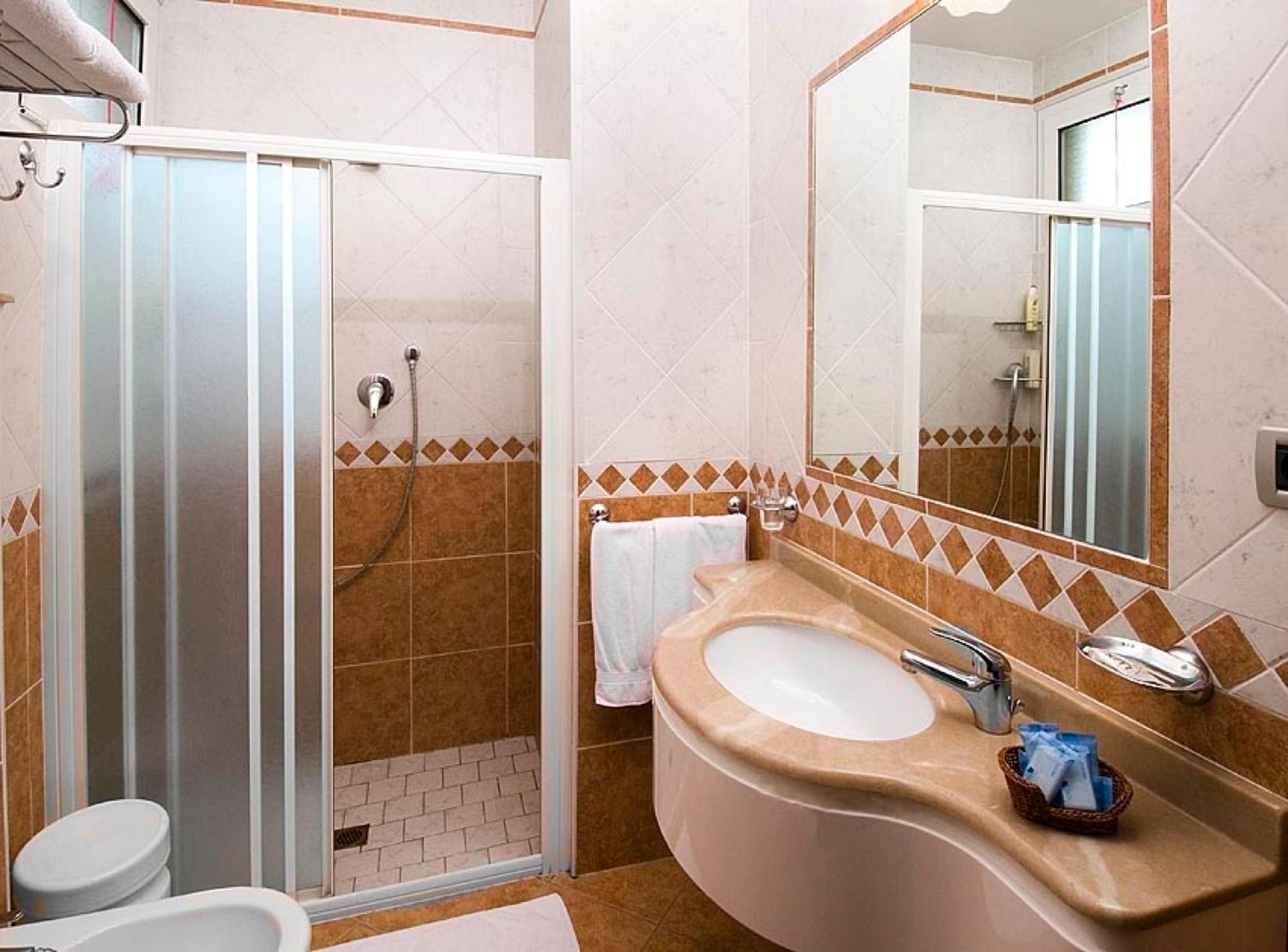 Hotel Savoia Cesenatico Esterno foto