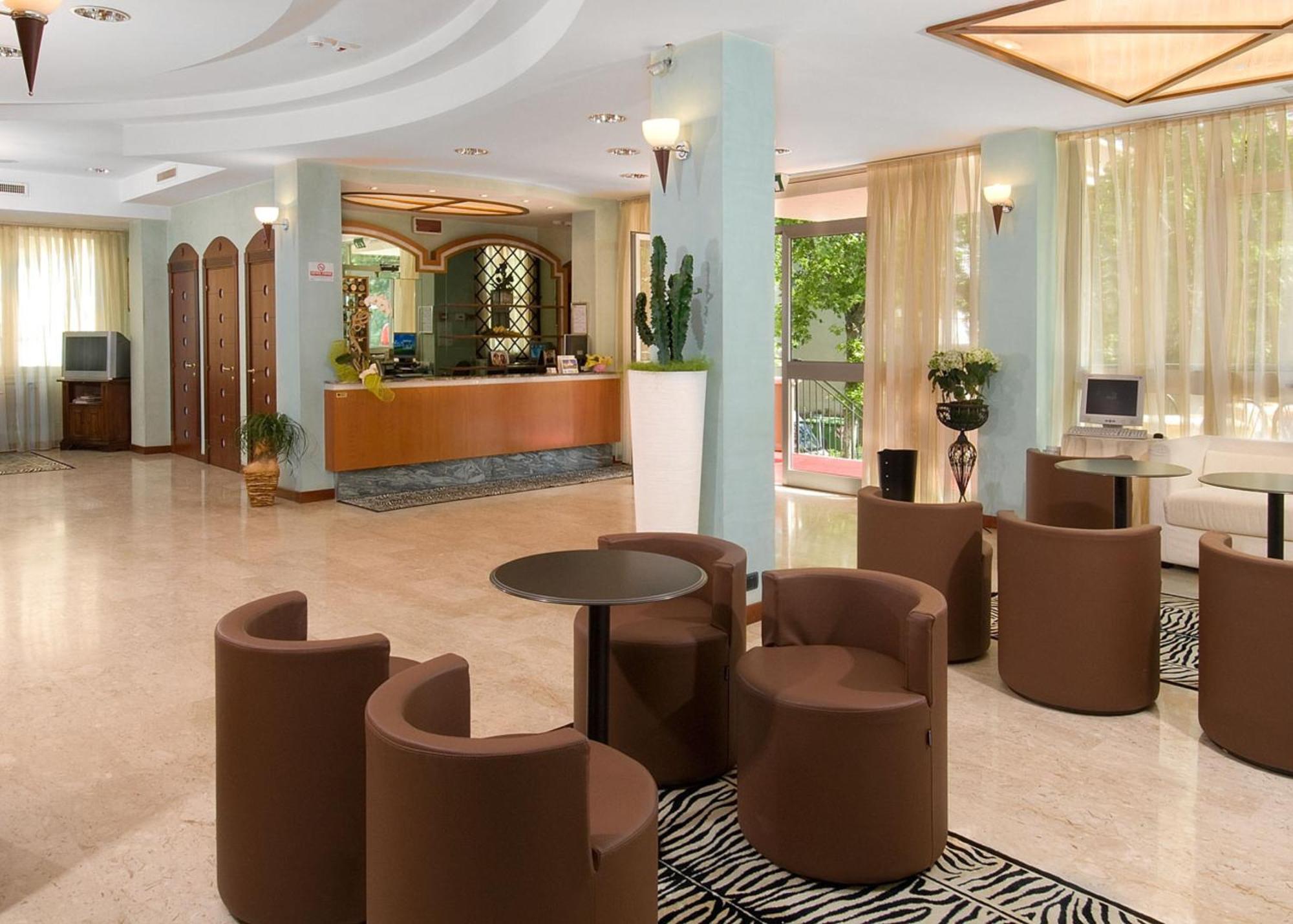 Hotel Savoia Cesenatico Esterno foto