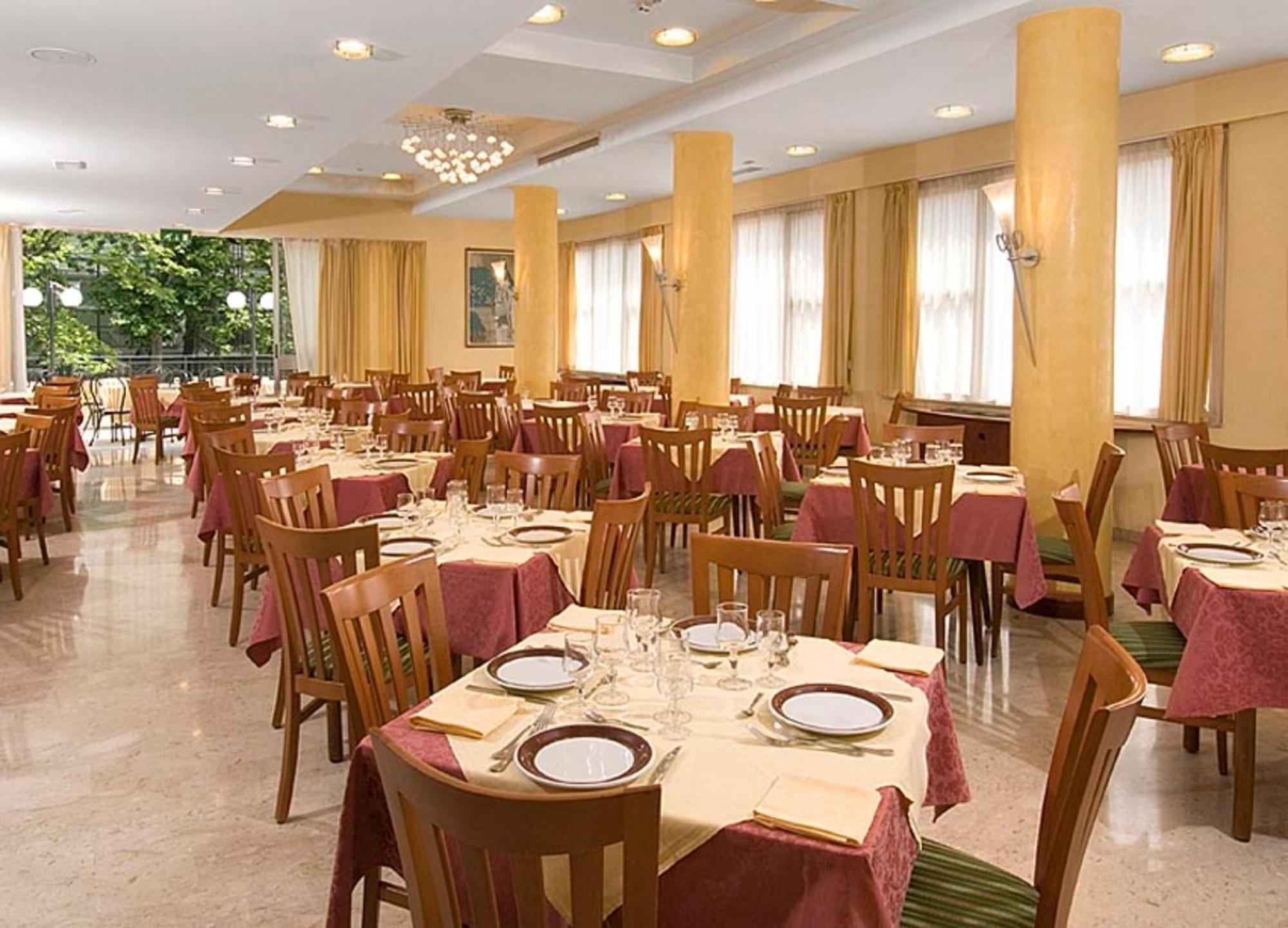Hotel Savoia Cesenatico Esterno foto